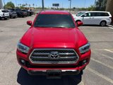 Used 2017 Toyota Tacoma TRD Off-Road image 4