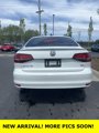 Used 2017 Volkswagen Jetta SE image 4