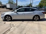 Used 2020 Nissan Altima 2.5 SV image 2