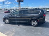 Used 2022 Chrysler Voyager LX image 5