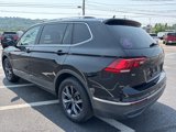 Used 2022 Volkswagen Tiguan SE w/ Panoramic Sunroof Package image 5
