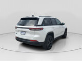 Used 2024 Jeep Grand Cherokee Altitude image 2