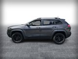 Used 2020 Jeep Cherokee Trailhawk image 2