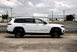 Used 2023 Jeep Grand Cherokee L Laredo image 4
