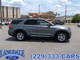 Used 2022 Ford Explorer XLT w/ Equipment Group 202A image 3