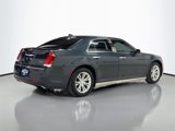 Used 2017 Chrysler 300 C image 6