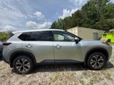 Used 2021 Nissan Rogue SV image 2
