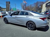 Certified 2022 Hyundai Elantra SEL w/ Preferred Accessory Package image 4