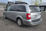 Used 2015 Chrysler Town & Country Touring image 4