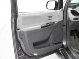 Used 2016 Toyota Sienna XLE Premium image 4