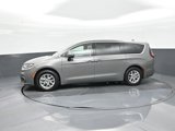 Used 2023 Chrysler Pacifica Touring-L image 4