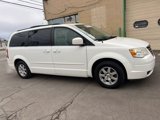 Used 2008 Chrysler Town & Country Touring image 4