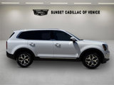 Certified 2022 Kia Telluride EX image 2