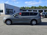 Used 2023 Chrysler Pacifica Touring-L w/ Uconnect Theater Family Group image 2