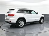 Used 2018 Jeep Grand Cherokee Laredo image 4