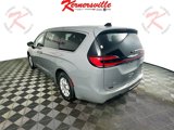 New 2025 Chrysler Pacifica Select image 5