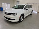 Used 2022 Chrysler Voyager LX image 4