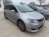 Used 2017 Chrysler Pacifica Limited w/ Advanced Safetytec Group image 3