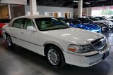 Used 2006 Lincoln Town Car Signature Limited image 4