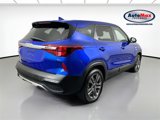 Used 2023 Kia Seltos LX image 2