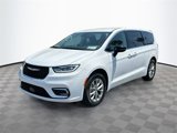 Certified 2024 Chrysler Pacifica Touring-L image 3