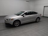Used 2017 Ford Fusion SE image 2