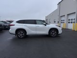 Used 2021 Toyota Highlander XLE image 4