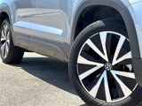 Certified 2023 Volkswagen Taos SE w/ Panoramic Sunroof Package image 2