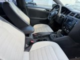Used 2016 Volkswagen Jetta Sport image 3