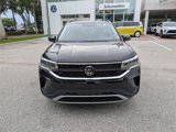 Used 2023 Volkswagen Taos SE w/ Panoramic Sunroof Package image 3