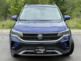 Used 2024 Volkswagen Taos SE image 2