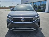Used 2022 Volkswagen Taos SE image 2
