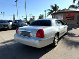 Used 2007 Lincoln Town Car Signature image 5