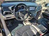 Used 2021 Chrysler Pacifica Touring-L image 2