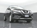 Used 2017 Nissan Rogue SV w/ SV Family Package image 5