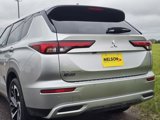 Used 2023 Mitsubishi Outlander SE image 3