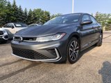 Used 2025 Volkswagen Jetta SE image 3