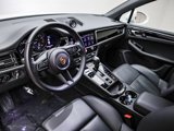 Certified 2024 Porsche Macan image 4