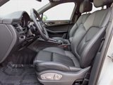 Certified 2025 Porsche Macan image 5