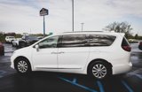 Used 2018 Chrysler Pacifica Touring-L image 6