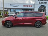 Used 2021 Chrysler Pacifica Limited w/ Uconnect Theater Family Group image 2