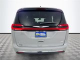New 2025 Chrysler Pacifica Select image 5
