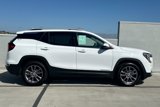 Used 2023 GMC Terrain SLT image 2