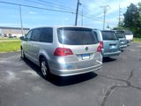 Used 2009 Volkswagen Routan SEL image 4