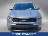 Used 2023 Kia Sorento LX image 2