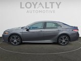 Used 2020 Toyota Camry SE image 2