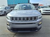 Used 2017 Jeep Compass Latitude w/ Cold Weather Group image 2