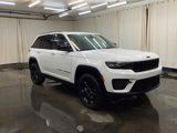 New 2025 Jeep Grand Cherokee Altitude image 4