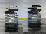 Used 2023 Jeep Cherokee Altitude Lux image 4