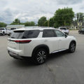 Used 2023 Nissan Pathfinder Platinum image 4